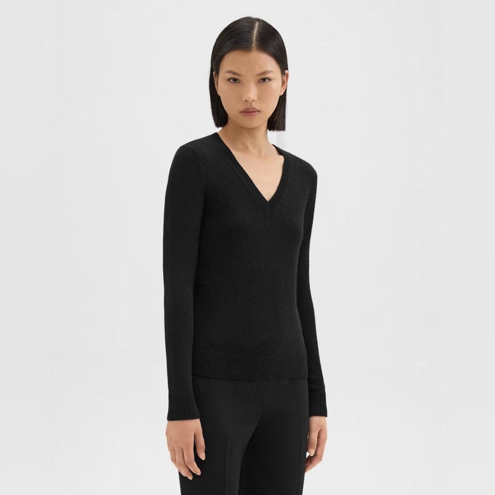 Theory Fitted Black V-Neck Women's Sweater Petite